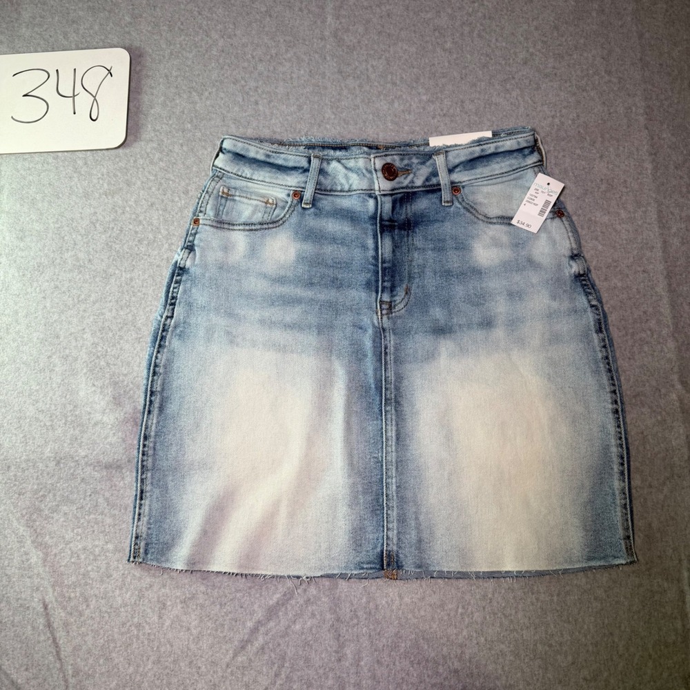 Maurices Womens Light Wash Denim Mini Skirt Raw Hem Size 4 C2806
